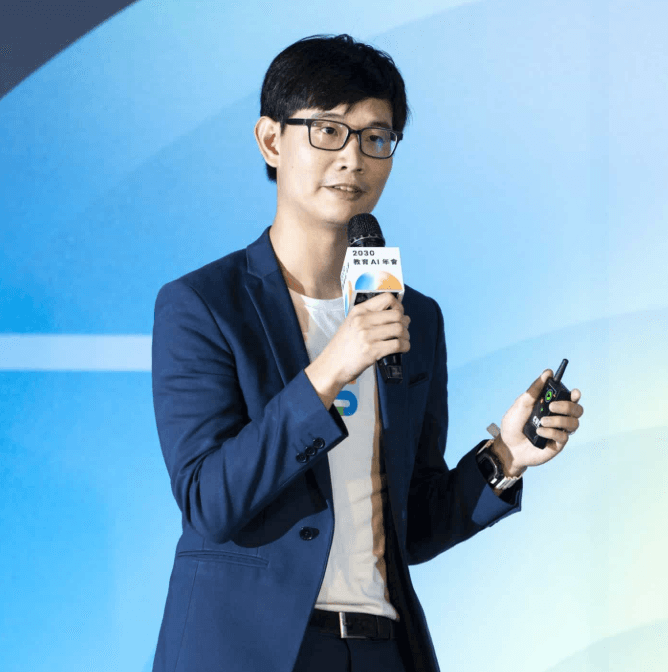 Ray Lu 呂冠緯